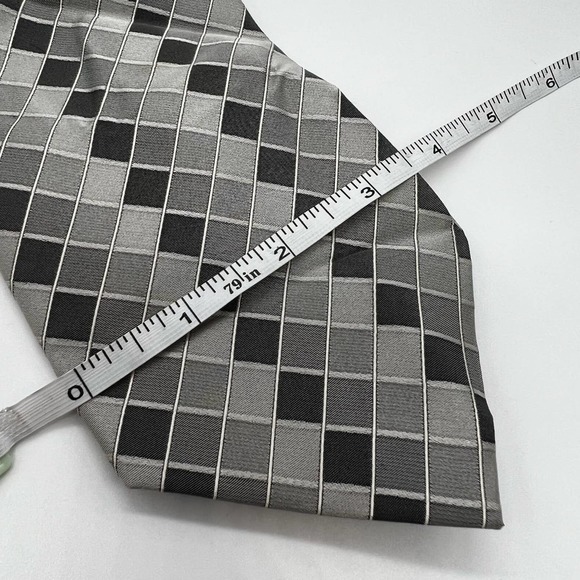 Hermoso New York Silver and Gray Patterned Tie Necktie 100% Silk C3 - Picture 4 of 5